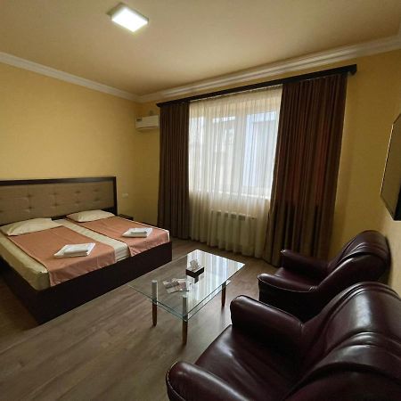 Mbm Hotel Yerevan Exterior photo